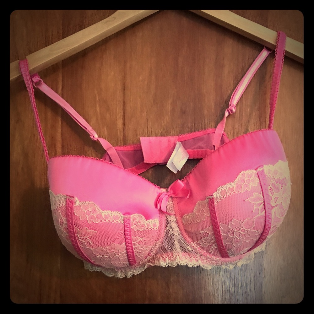 Secret Possessions Detailed Lace Bra.